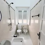 Entrecampos 1 L Stylish 1 Min To Metro & 5 Min To Campo Grande Park I Soar L Quarto em Acomodações Particulares