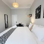 Entrecampos 1 L Stylish 1 Min To Metro & 5 Min To Campo Grande Park I Soar L Quarto em Acomodações Particulares