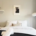 Soar Home Guest House L Entrecampos 1 L Stylish Stay 1 Min To Metro & 5 Min To Campo Grande Park Lisboa